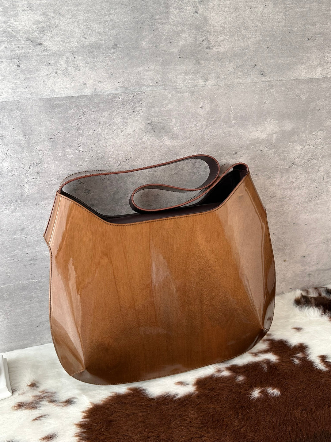 Ferragamo Walnut Wood Buckle Glossy Hobo Bag 🤎｜Rare Wood Buckle × Glossy Wood-Grain Finish × Vintage Statement✨