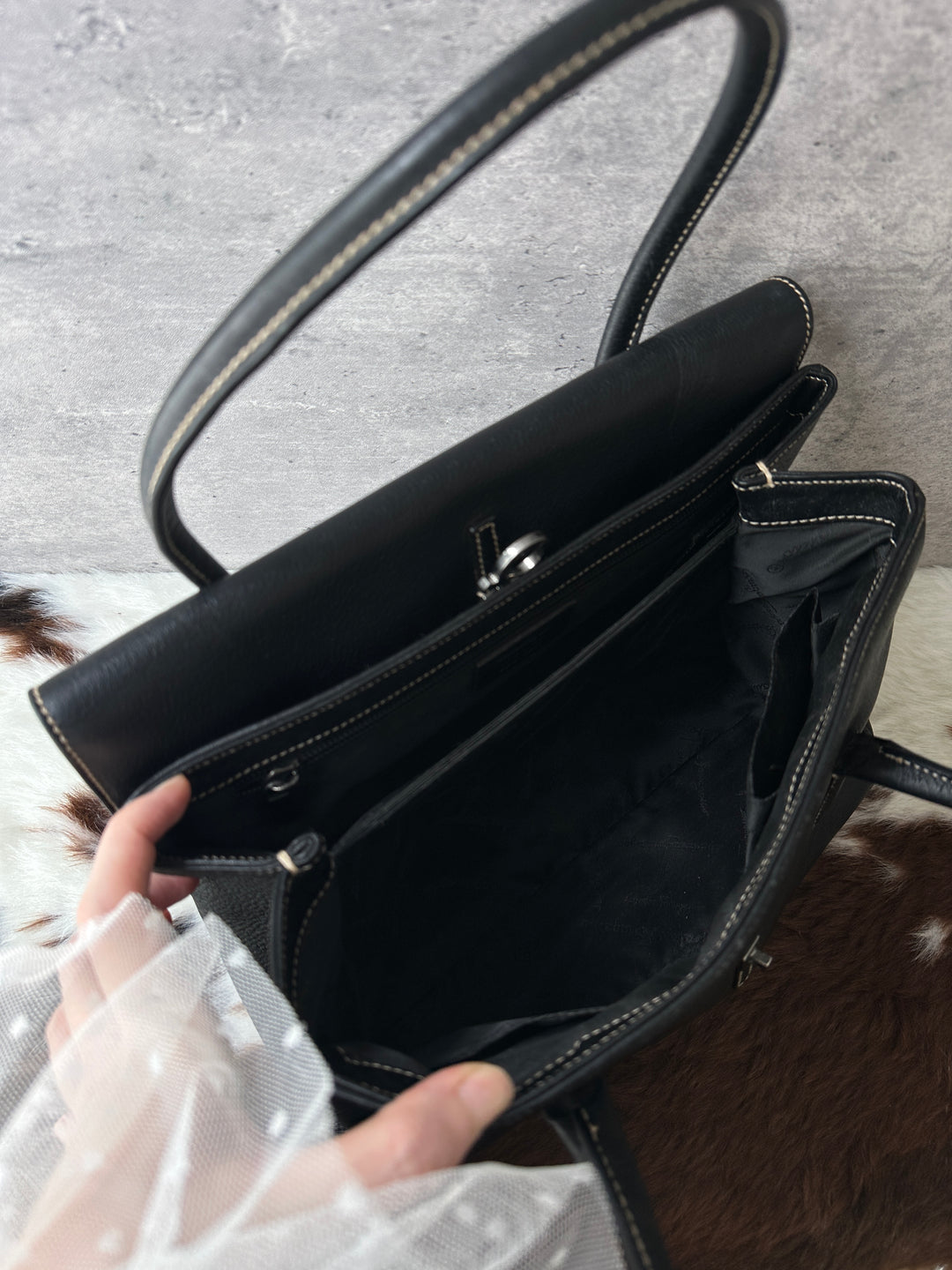 Ferragamo Pigskin Leather Gancini Hobo Bag 🖤｜Rare Pigskin Leather × Gancini Clasp × Daily Capacity
