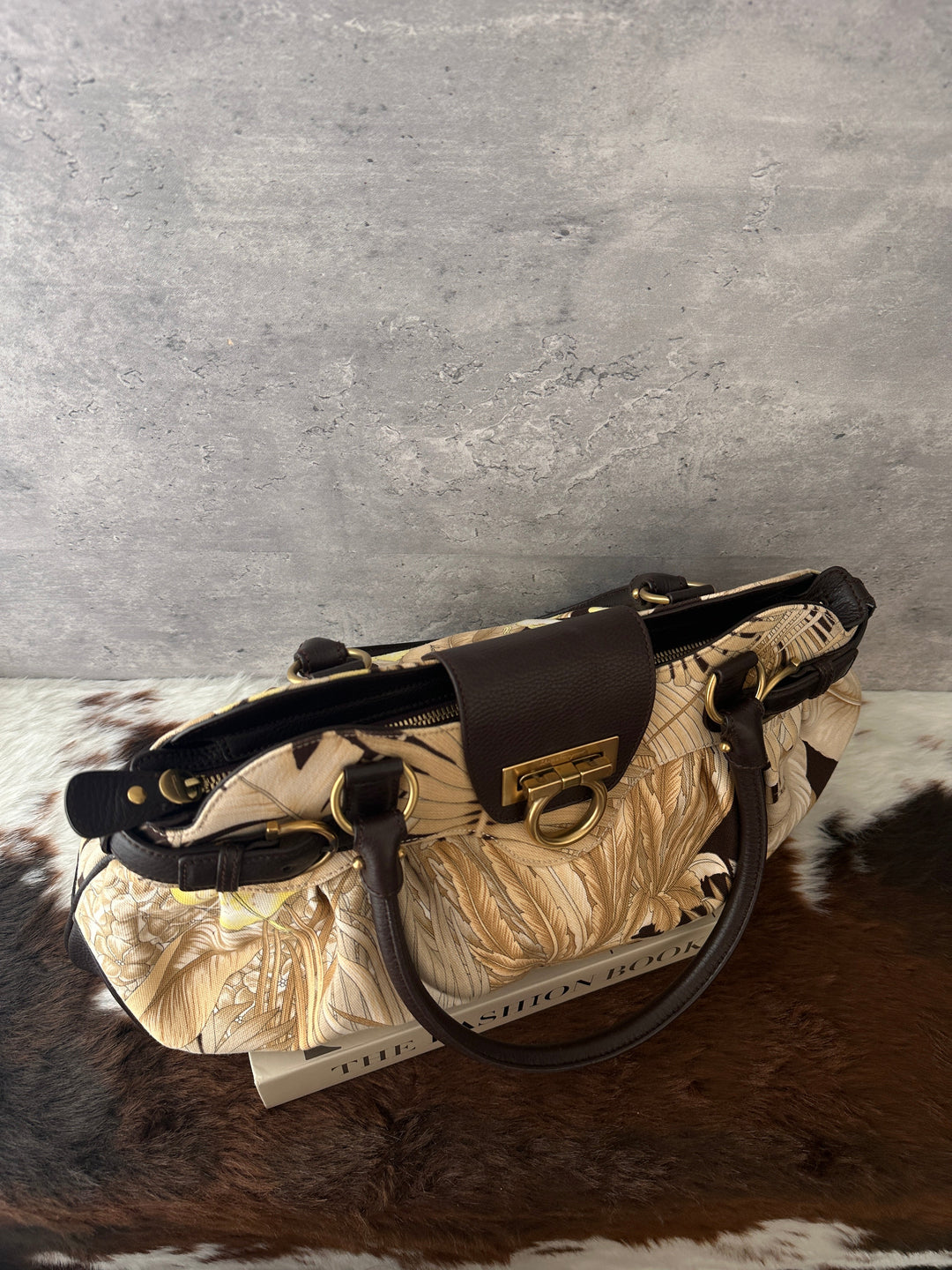 Ferragamo Gancini Floral Print Bag 🍂🤎｜Autumn Botanical Print・Brown Leather