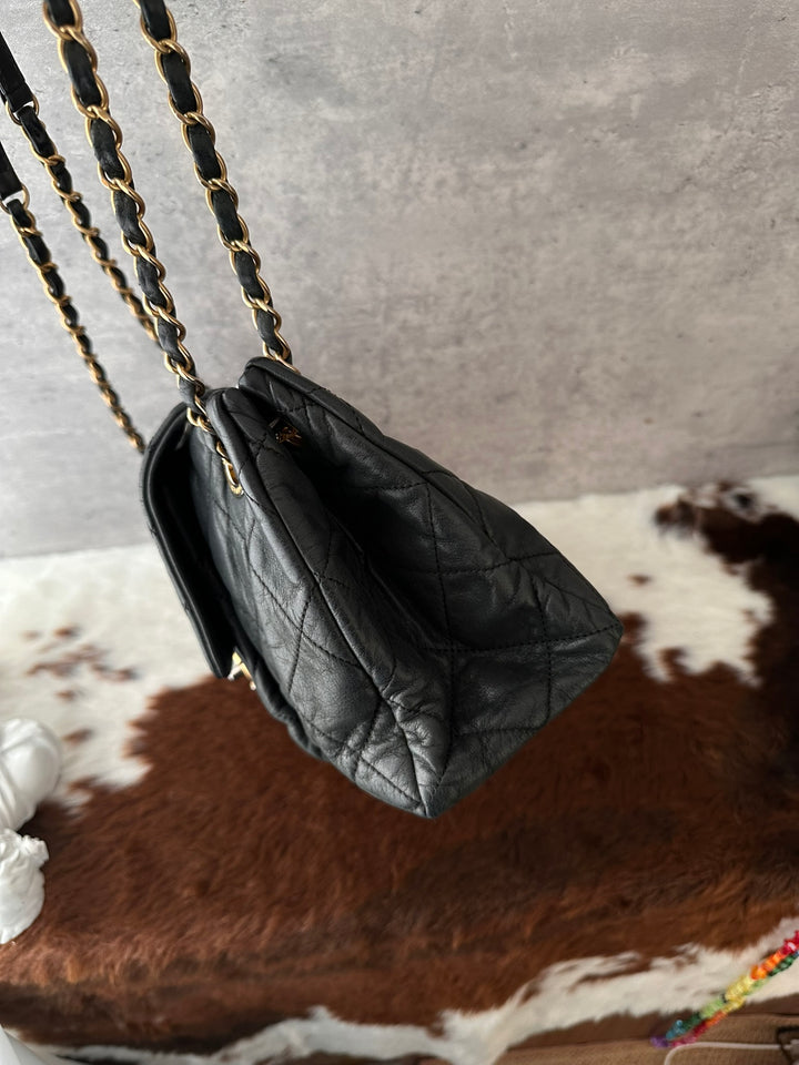 CHANEL Pearly Calfskin Chain Hobo Bag 🖤｜Pearly Calfskin × Perfect Underarm Length × Lightweight Capacity✨