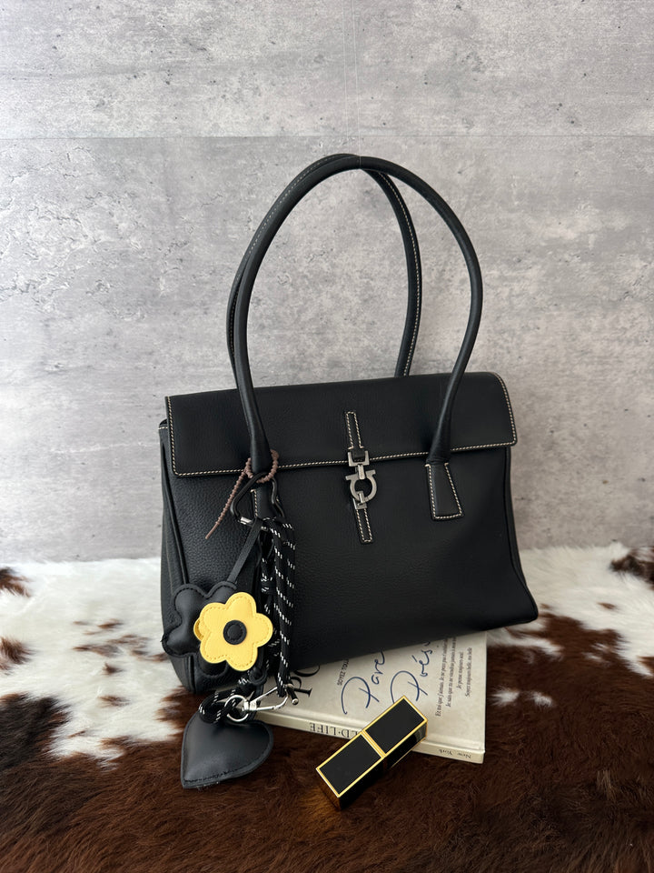 Ferragamo Pigskin Leather Gancini Hobo Bag 🖤｜Rare Pigskin Leather × Gancini Clasp × Daily Capacity