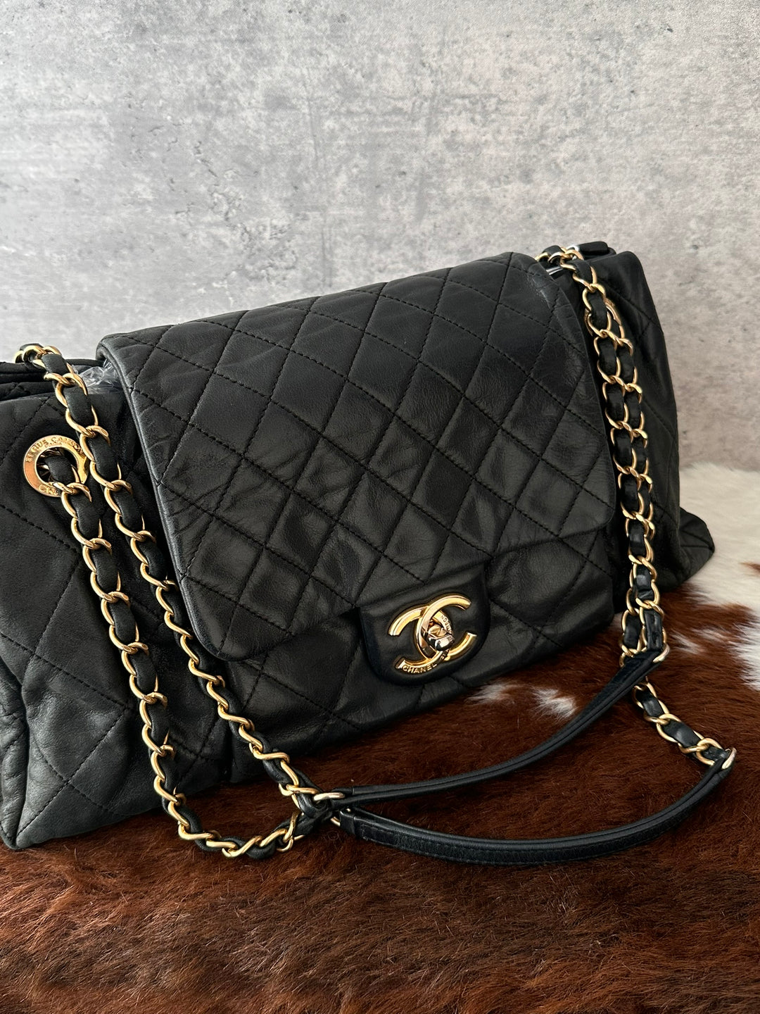 CHANEL Pearly Calfskin Chain Hobo Bag 🖤｜Pearly Calfskin × Perfect Underarm Length × Lightweight Capacity✨