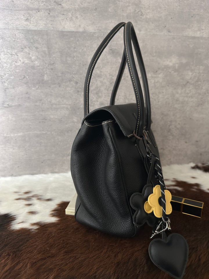 Ferragamo Pigskin Leather Gancini Hobo Bag 🖤｜Rare Pigskin Leather × Gancini Clasp × Daily Capacity