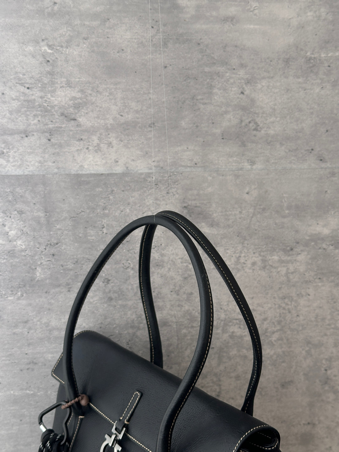 Ferragamo Pigskin Leather Gancini Hobo Bag 🖤｜Rare Pigskin Leather × Gancini Clasp × Daily Capacity