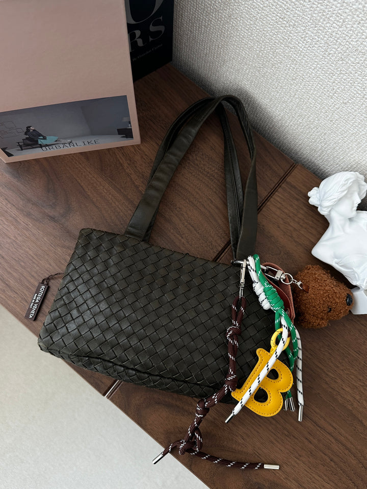 BOTTEGA VENETA Olive Green Hobo – Intrecciato Kiss-Lock Design 💚✨