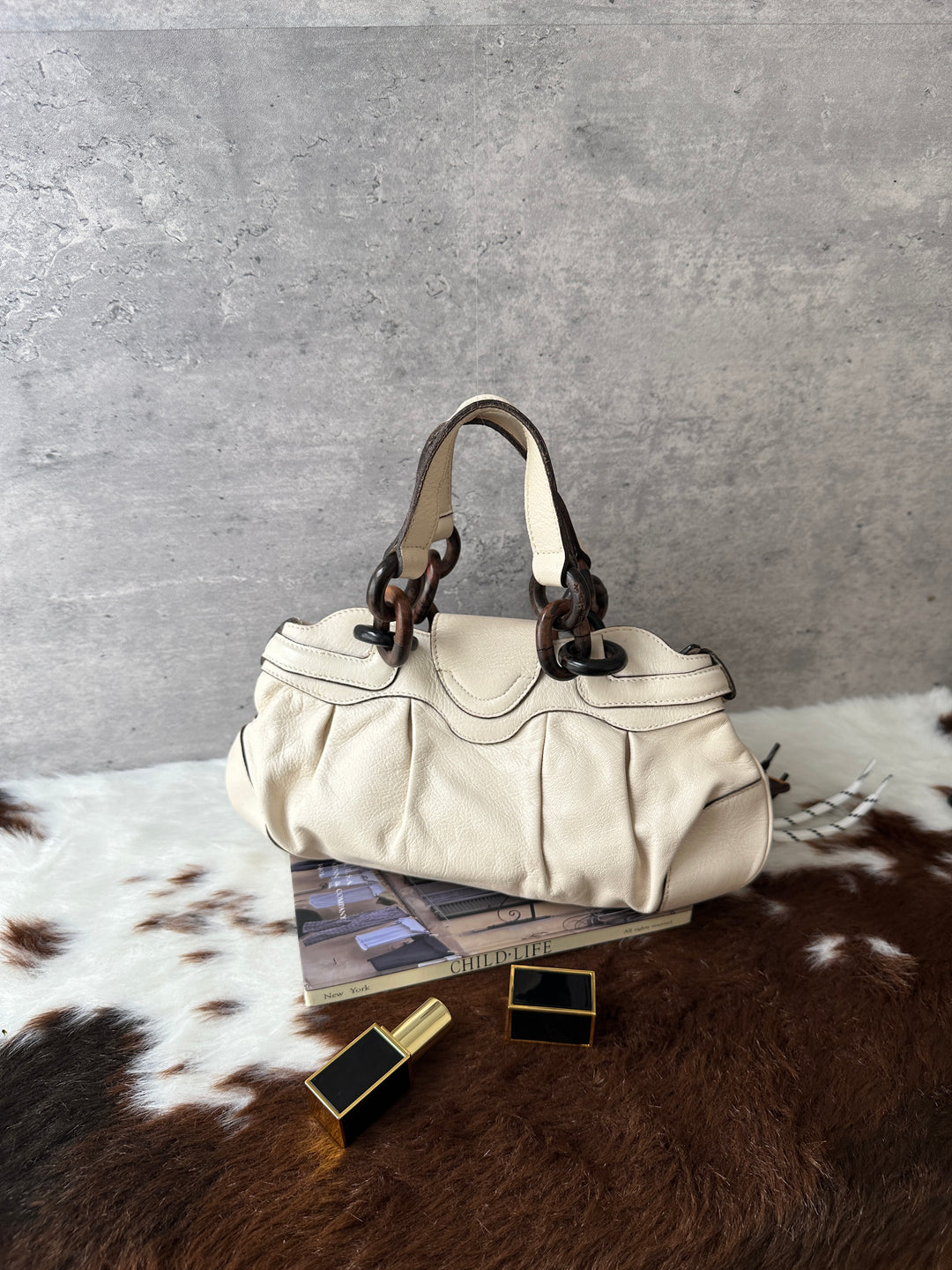Ferragamo Ebony-Link Mini Top Handle Bag 🤎｜Wooden Handle Detail × Soft Cream Leather × Crossbody-Friendly