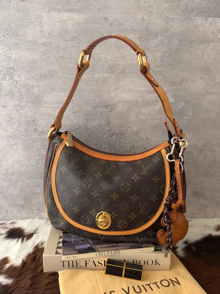 Louis Vuitton Monogram Hobo Bag 🤎✨｜Turn-Lock Flap Pocket・Classic Monogram