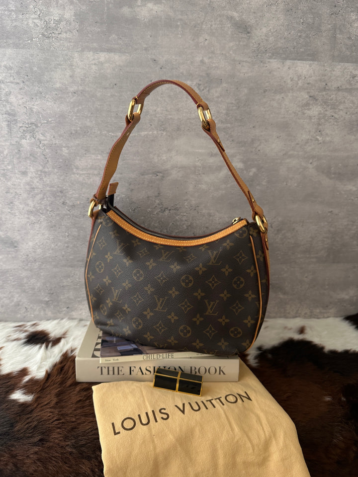 Louis Vuitton Monogram Hobo Bag 🤎✨｜Turn-Lock Flap Pocket・Classic Monogram