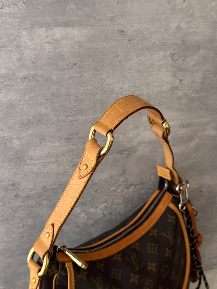 Louis Vuitton Monogram Hobo Bag 🤎✨｜Turn-Lock Flap Pocket・Classic Monogram
