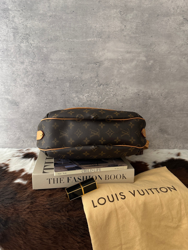 Louis Vuitton Monogram Hobo Bag 🤎✨｜Turn-Lock Flap Pocket・Classic Monogram