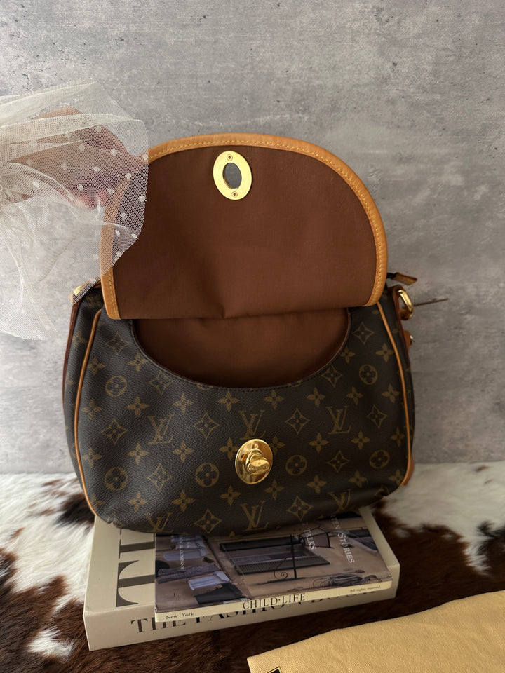 Louis Vuitton Monogram Hobo Bag 🤎✨｜Turn-Lock Flap Pocket・Classic Monogram