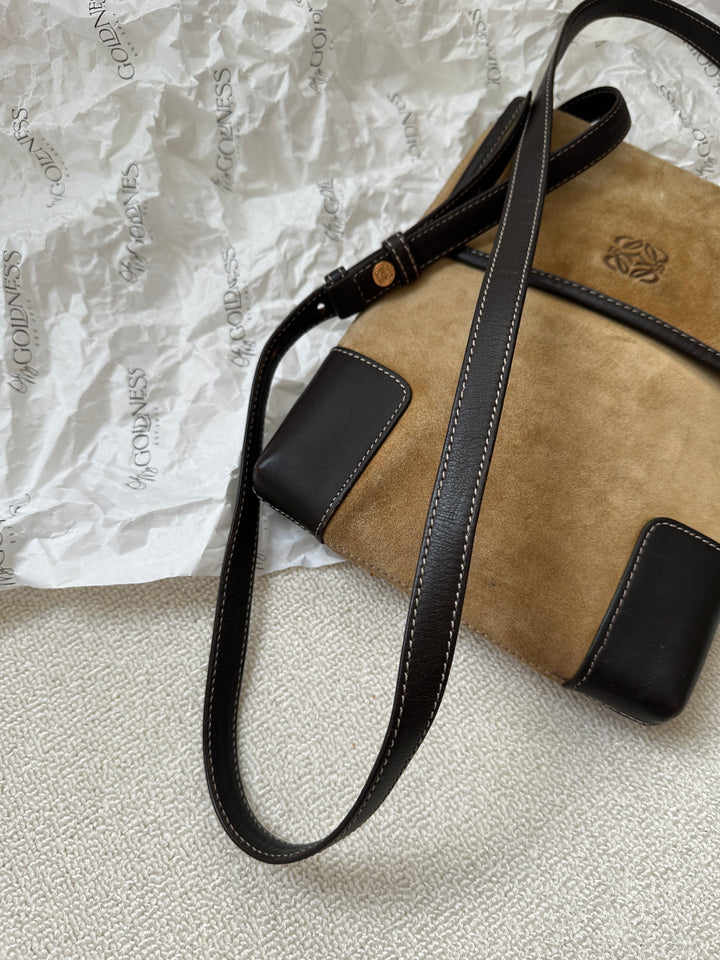 LOEWE Suede “Biscuit” Crossbody Bag – Vintage Brown 🤎✨