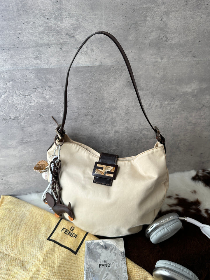FENDI Zucca Half-Moon Wooden Buckle Hobo Bag 🪵｜Full Set × Wood-Effect Buckle × Effortless Vintage Style