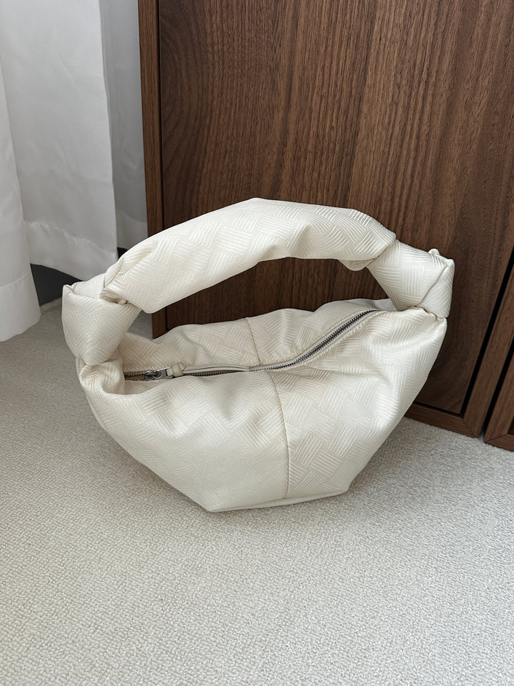 BOTTEGA VENETA Ivory Woven Hobo – Lightweight & Chic 🤍✨
