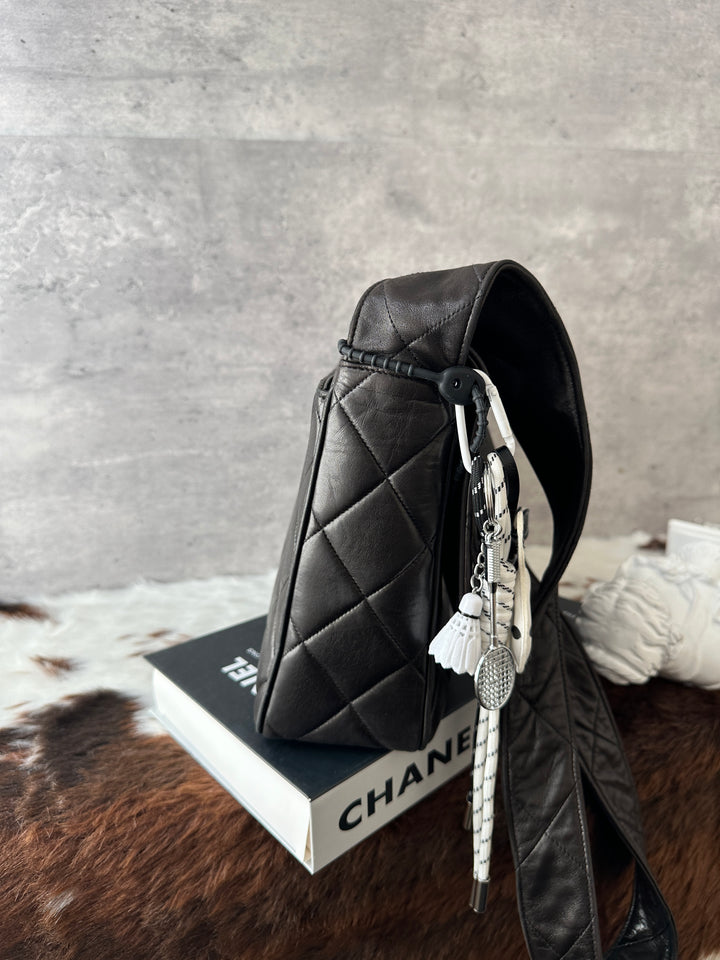 CHANEL So Black Quilted Crossbody Bag 🖤｜So Black Design × iPad-Friendly Capacity × With Sticker