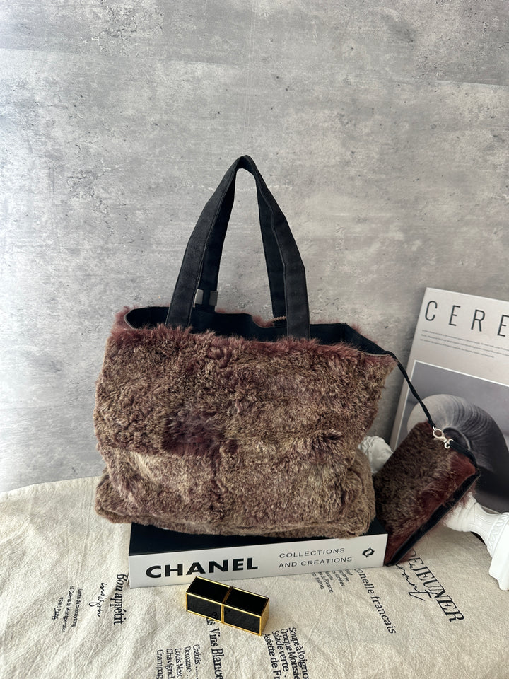 CHANEL Rabbit Fur Tote 🐰🤎｜Matching Baby Pouch × Cozy Fur Texture × Fall-Winter Statement