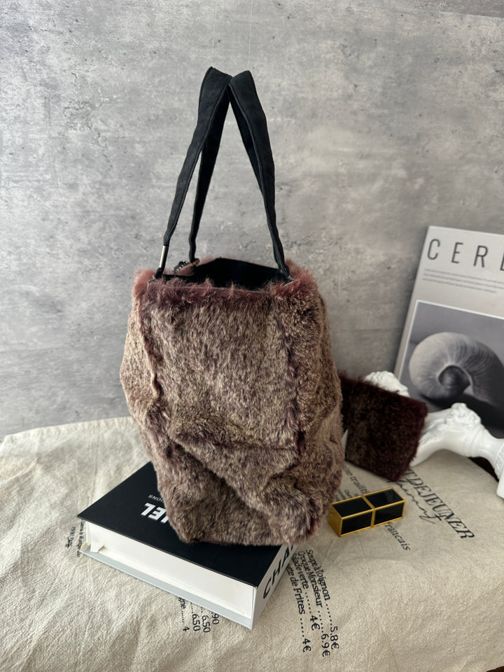 CHANEL Rabbit Fur Tote 🐰🤎｜Matching Baby Pouch × Cozy Fur Texture × Fall-Winter Statement