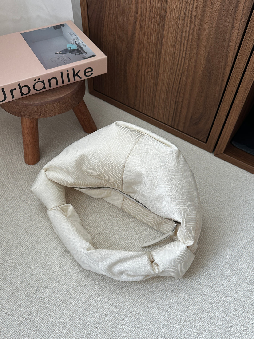 BOTTEGA VENETA Ivory Woven Hobo – Lightweight & Chic 🤍✨