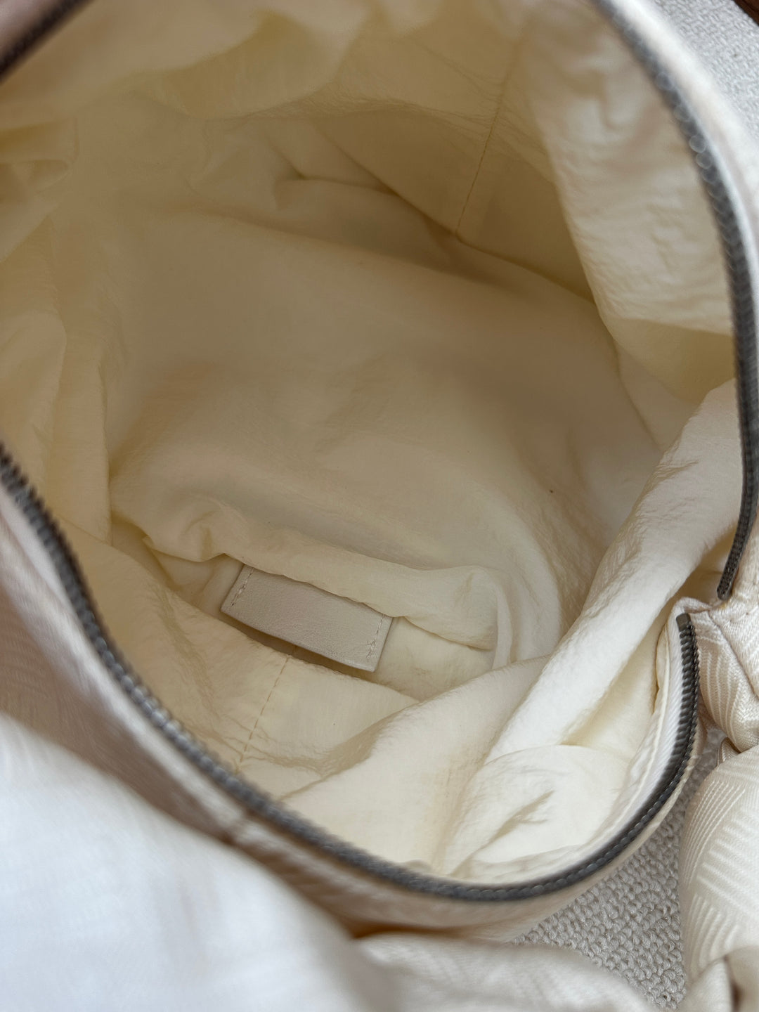 BOTTEGA VENETA Ivory Woven Hobo – Lightweight & Chic 🤍✨