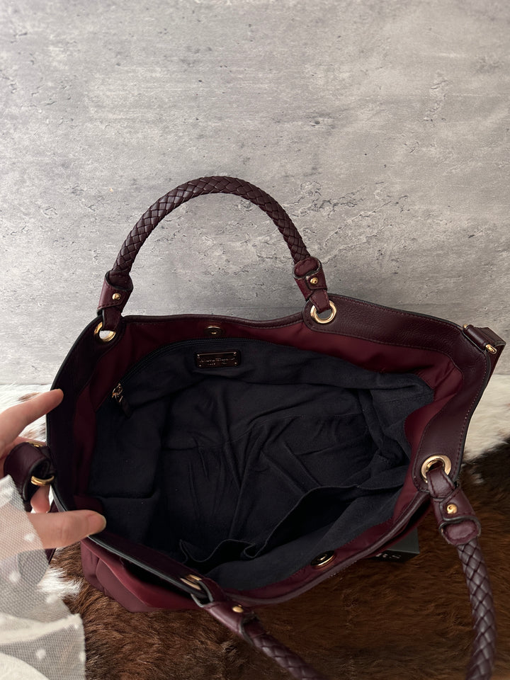 Ferragamo Bow Tote 🍷🎀｜Crystal Bow Detail × Original Strap × Lightweight Design