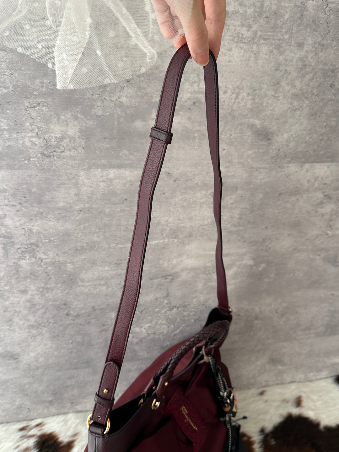 Ferragamo Bow Tote 🍷🎀｜Crystal Bow Detail × Original Strap × Lightweight Design