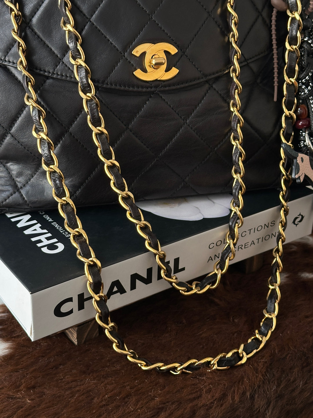 CHANEL Vintage Quilted Chain Shoulder Tote Bag 🖤｜CC Turn-Lock Pocket × Logo Zip Pull × Classic Chain Straps
