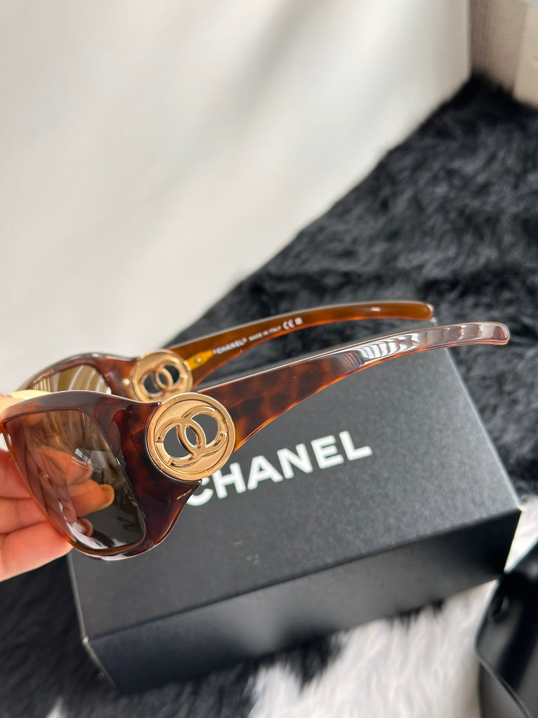 CHANEL Tortoiseshell CC Logo Sunglasses 🤎🧡｜Tortoiseshell Frame × Gold CC Logo × Full Set✨