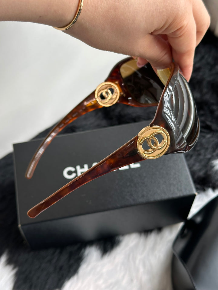 CHANEL Tortoiseshell CC Logo Sunglasses 🤎🧡｜Tortoiseshell Frame × Gold CC Logo × Full Set✨