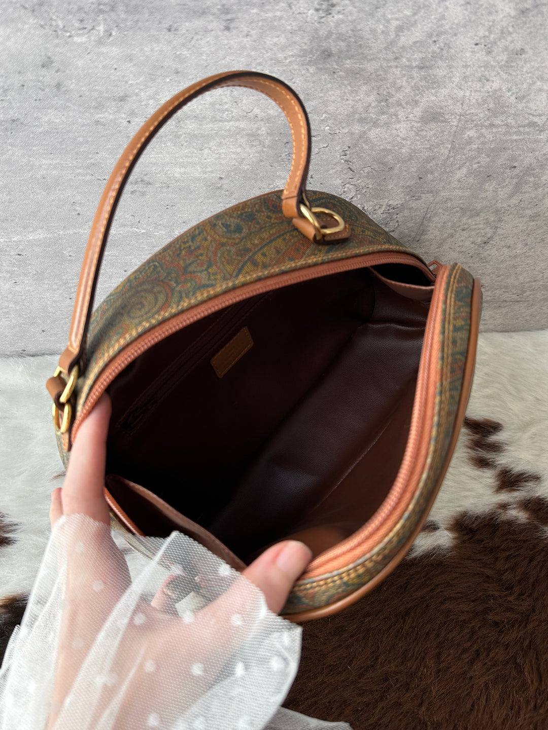 Valentino Garavani Paisley Print Vanity Top Handle Bag 🤎｜Vintage Paisley Print × Rounded Vanity Shape × Strap-Friendly Design