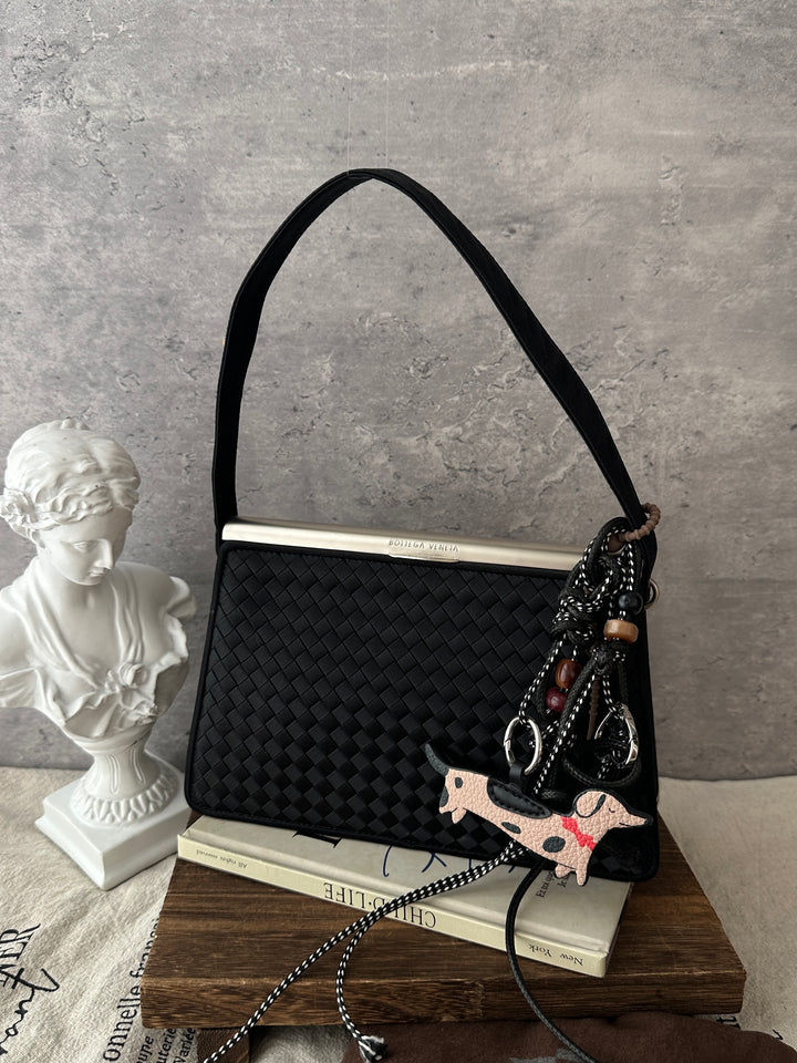 Bottega Veneta Intrecciato Satin Shoulder Bag 🖤🩶｜Satin Weave × Black & Silver × Sleek Silhouette