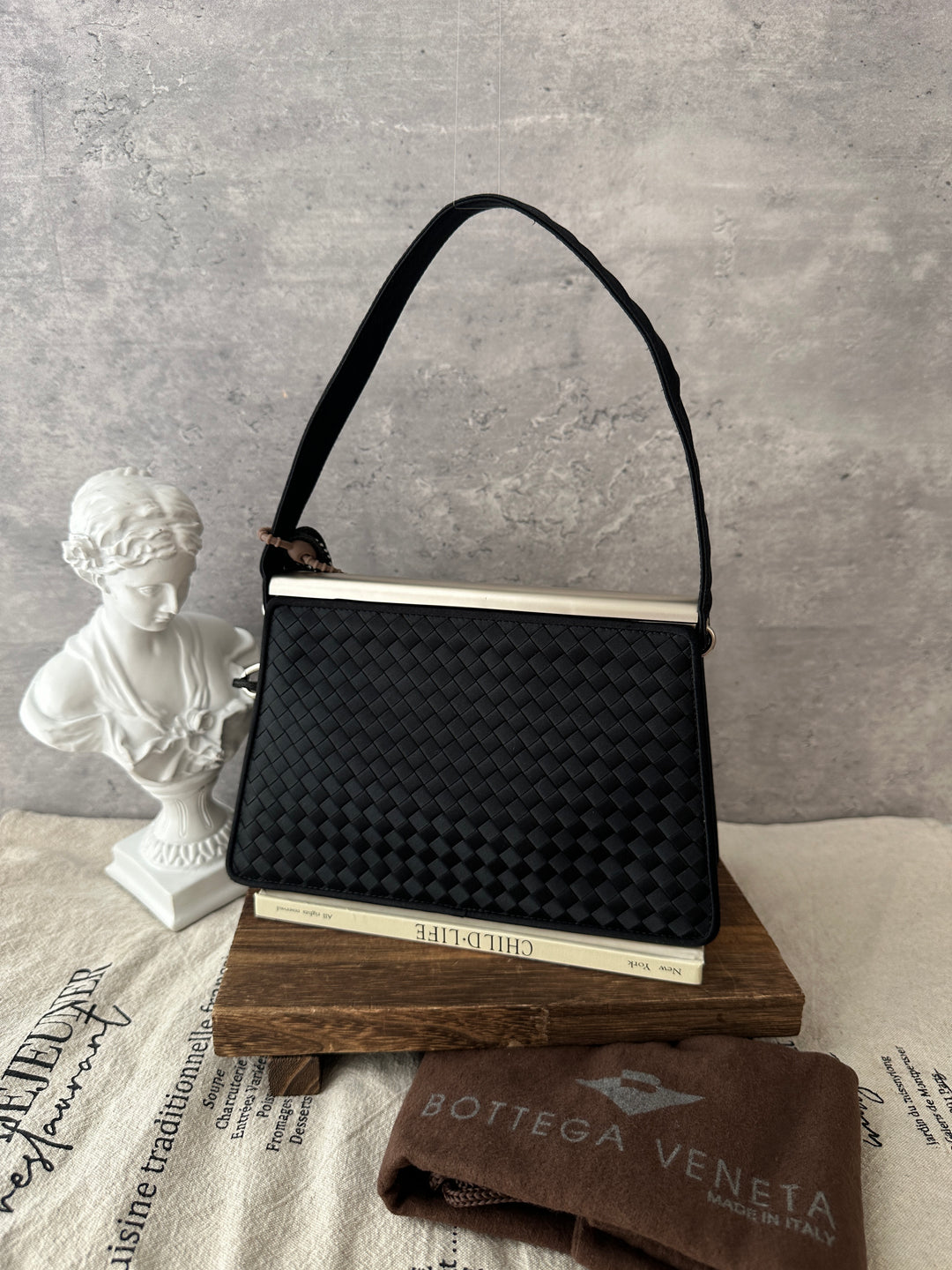 Bottega Veneta Intrecciato Satin Shoulder Bag 🖤🩶｜Satin Weave × Black & Silver × Sleek Silhouette