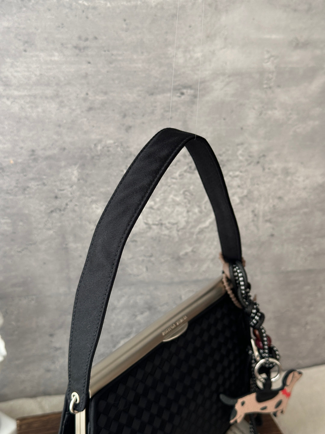 Bottega Veneta Intrecciato Satin Shoulder Bag 🖤🩶｜Satin Weave × Black & Silver × Sleek Silhouette