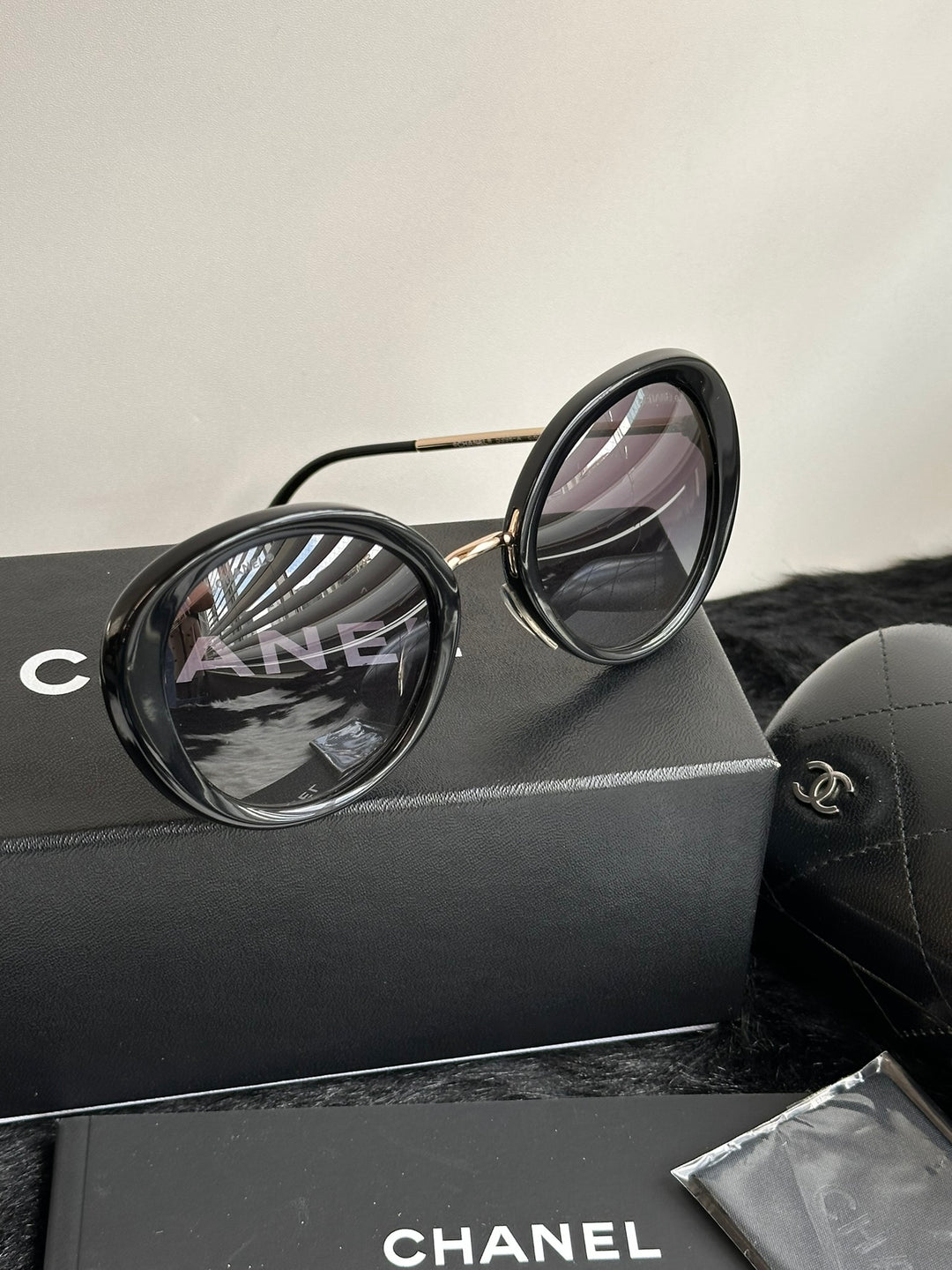 CHANEL Black Round Sunglasses 🖤｜Full Set × Like-New Condition × Chic Everyday Style✨
