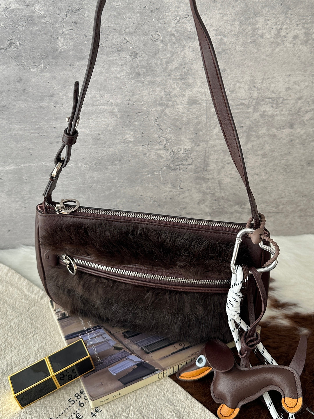 Ferragamo Hot Chocolate Rabbit Fur Baguette Shoulder Bag 🤎｜Soft Fur Texture × Leather Trim × Phone-Friendly Size