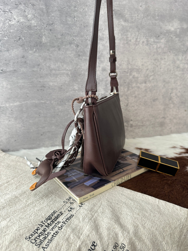 Ferragamo Hot Chocolate Rabbit Fur Baguette Shoulder Bag 🤎｜Soft Fur Texture × Leather Trim × Phone-Friendly Size