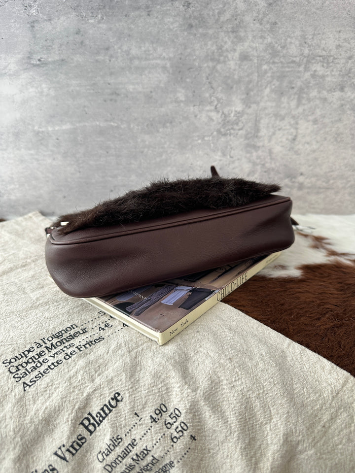 Ferragamo Hot Chocolate Rabbit Fur Baguette Shoulder Bag 🤎｜Soft Fur Texture × Leather Trim × Phone-Friendly Size