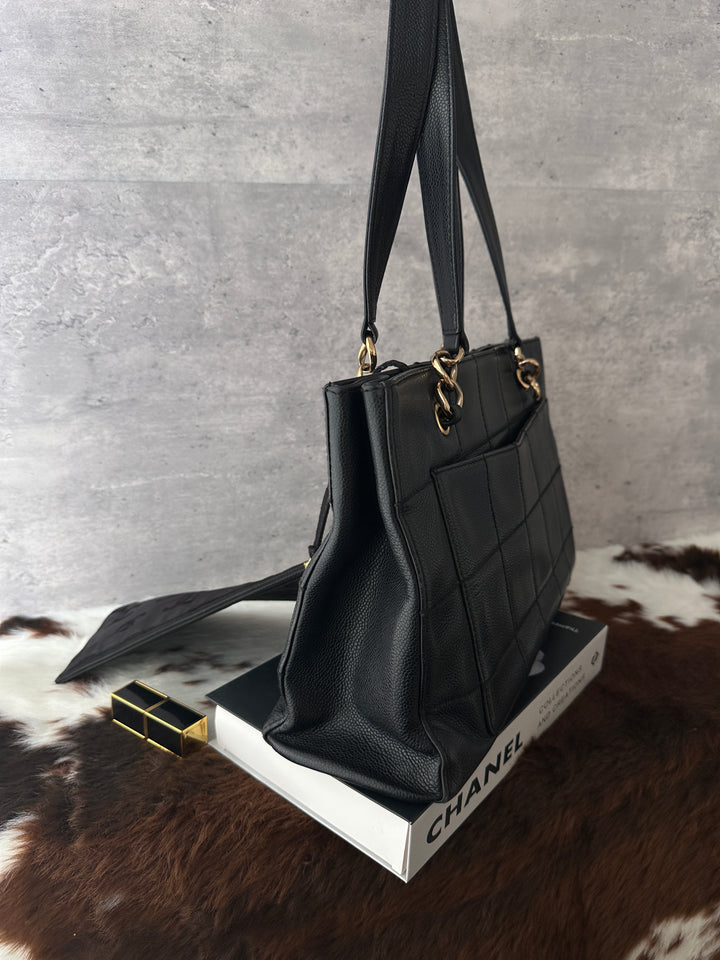 CHANEL Caviar Leather Chocolate Bar Tote Bag 🖤｜Sticker Included × Baby Pouch × Laptop-Friendly