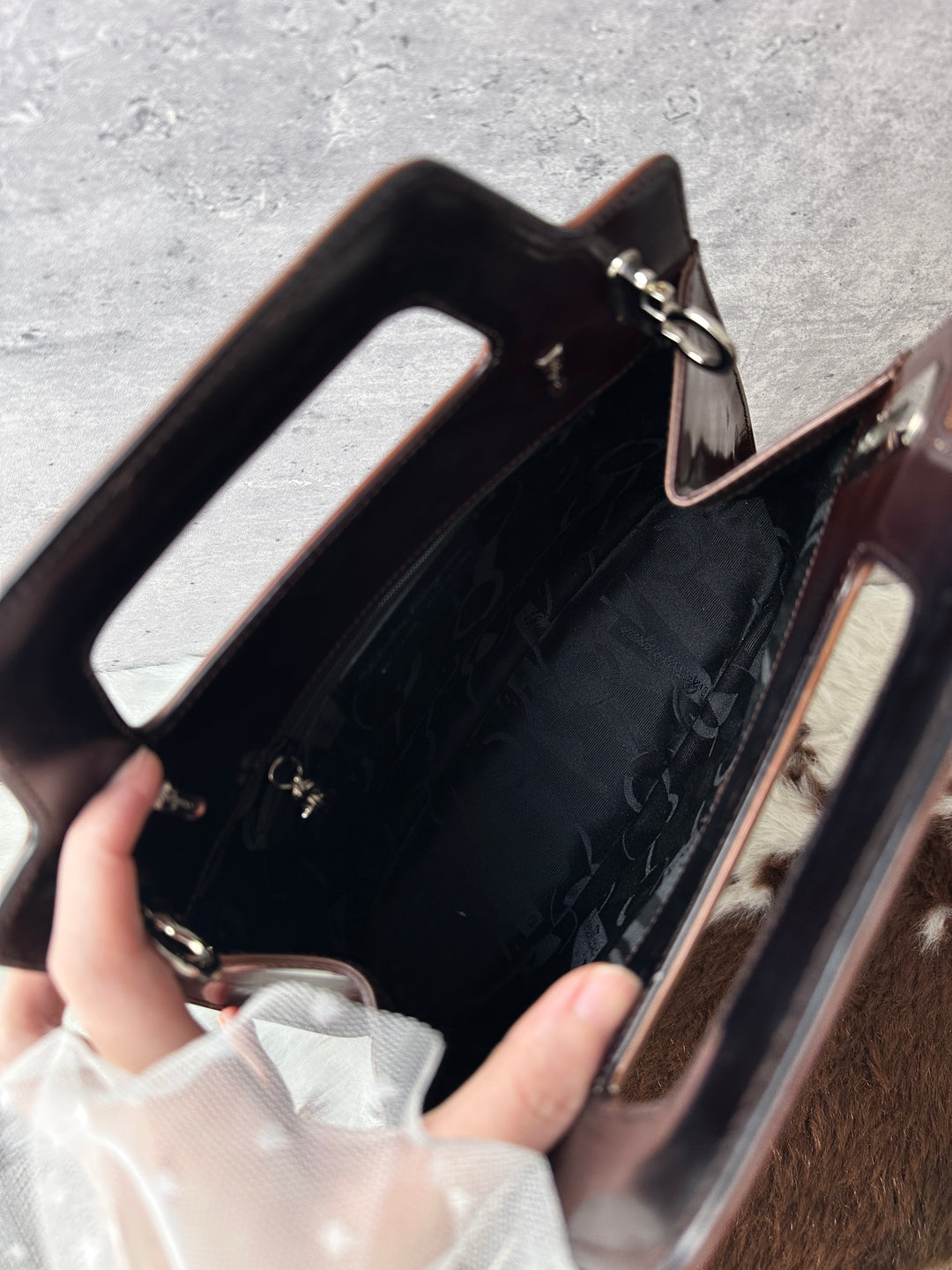 Ferragamo Gancini Ombre Box Leather Tote Bag 🤎🖤｜Ombre Box Leather × Original Strap × Rare Vintage Find✨
