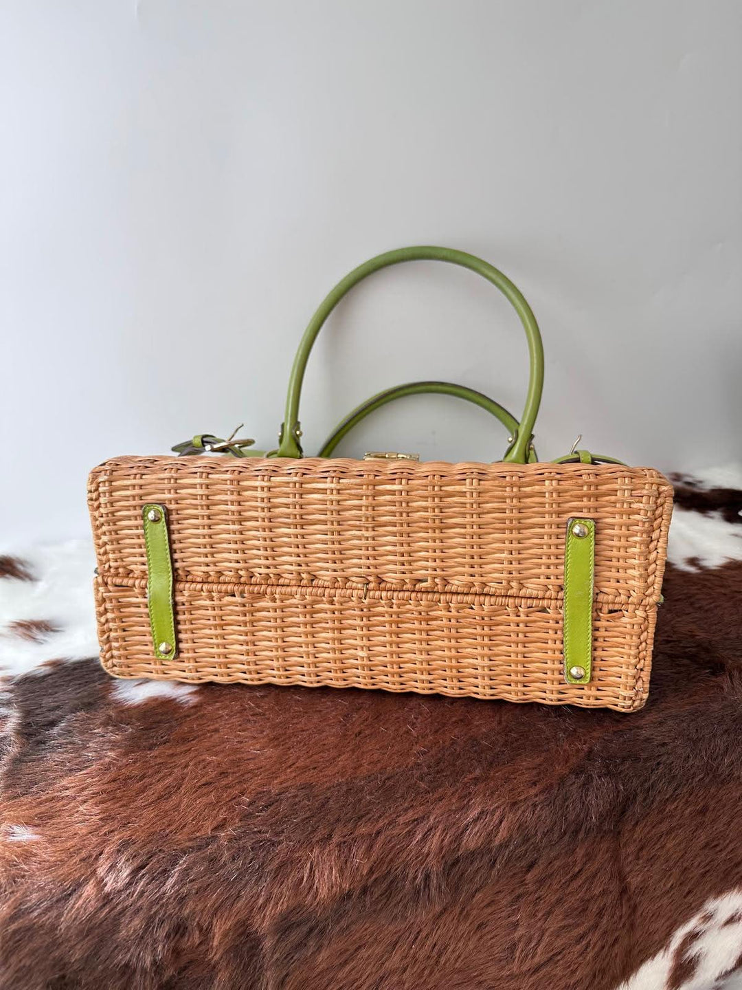 Ferragamo Wicker Gancini Top Handle Bag 💚🤎｜Rare Wicker Design × Fresh Green Leather × Iconic Gancini Lock
