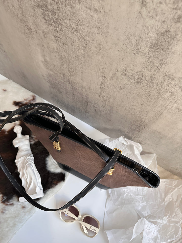 Loewe Snake Spine Tote 🤎 | Functional Luxury with a Touch of Edge