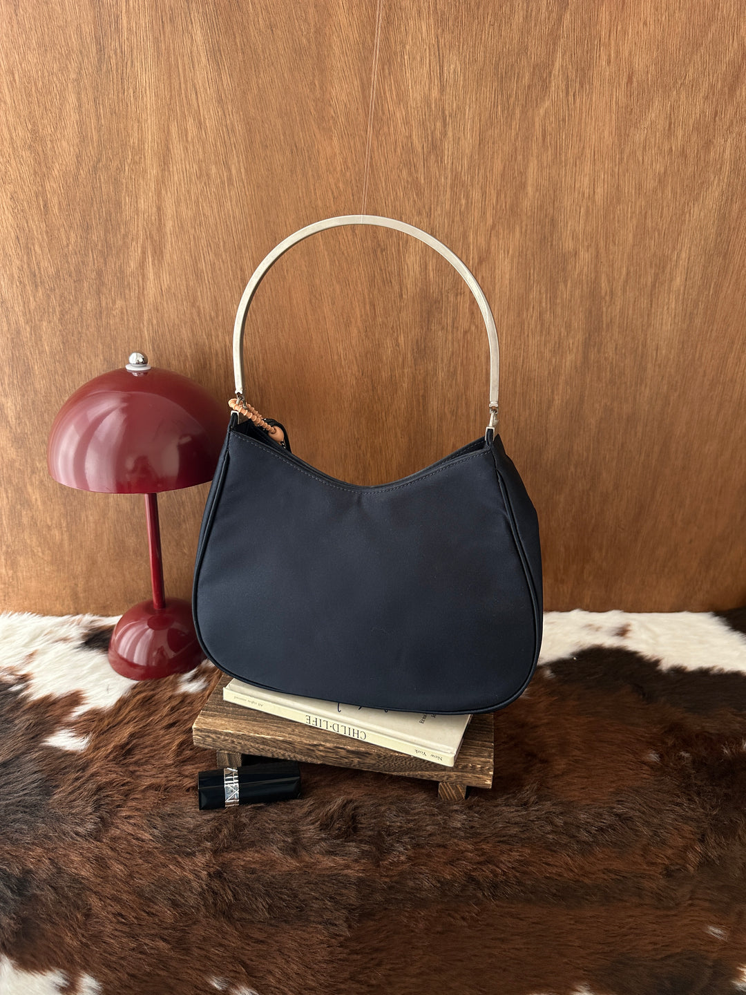 Versace Small Hobo Bag 💙🤍｜Navy Blue × Silver-Tone Handle × Compact Silhouette