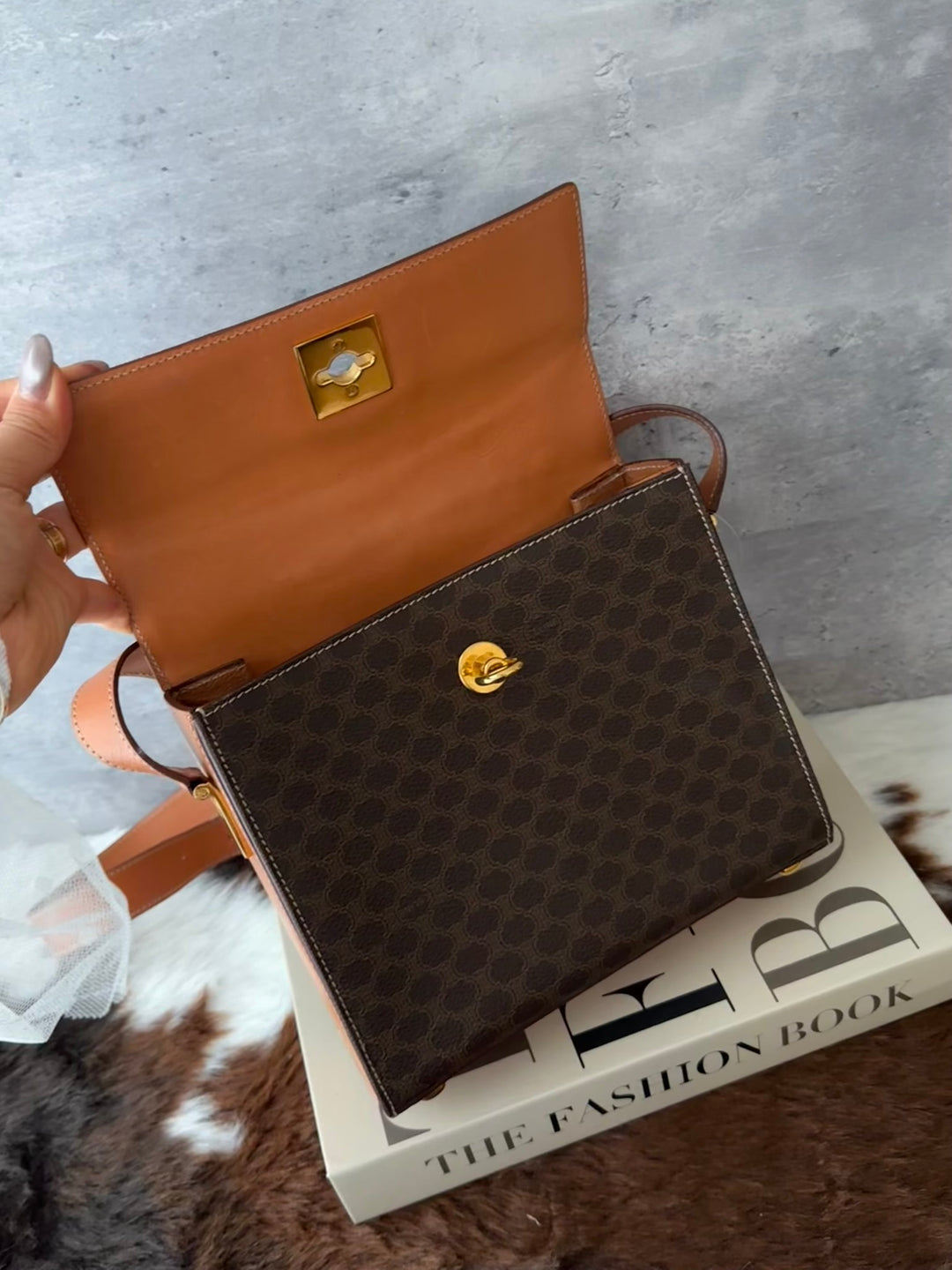 Celine Monogram Mini Shoulder Bag 🤎｜Rare Mini Size × Structured Shape × Shoulder or Crossbody