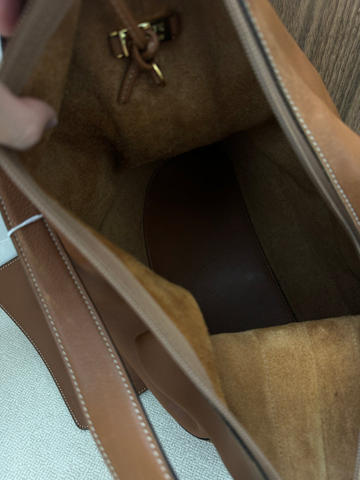 LOEWE Caramel Hobo Crossbody – With Pouch 🤎✨