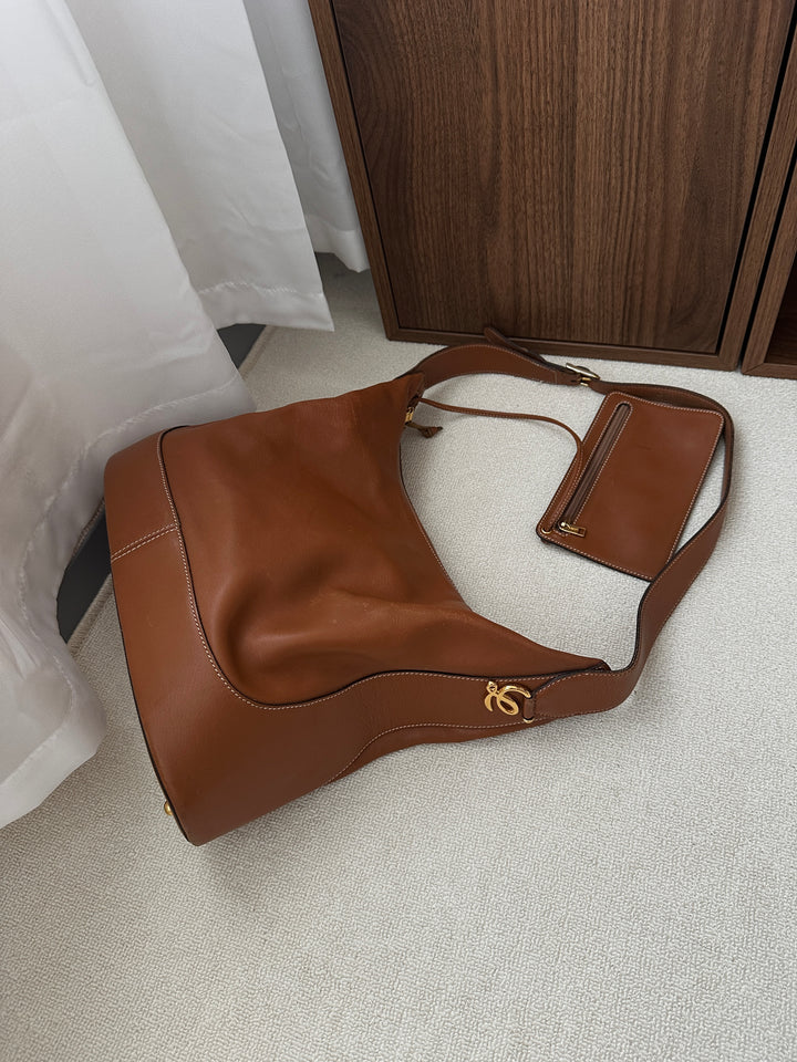 LOEWE Caramel Hobo Crossbody – With Pouch 🤎✨