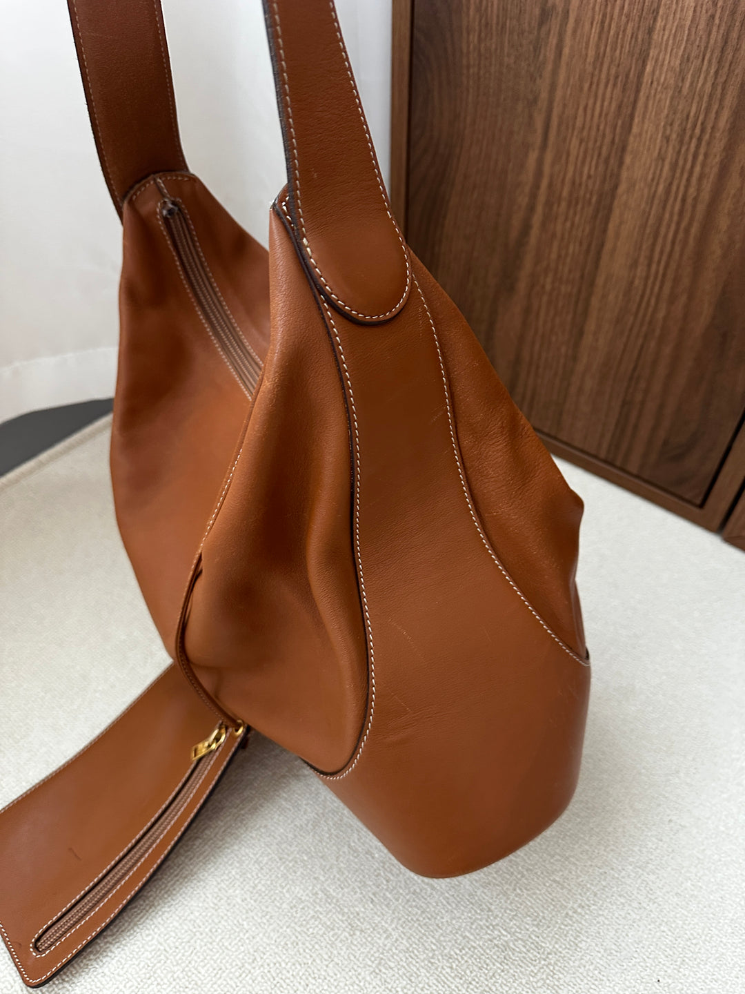 LOEWE Caramel Hobo Crossbody – With Pouch 🤎✨