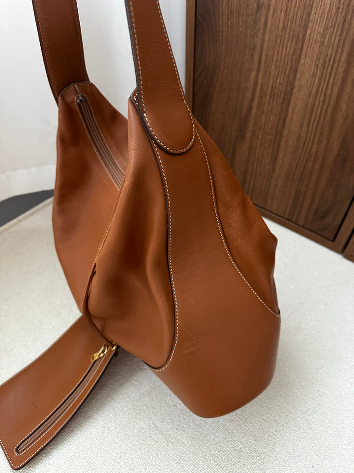 LOEWE Caramel Hobo Crossbody – With Pouch 🤎✨