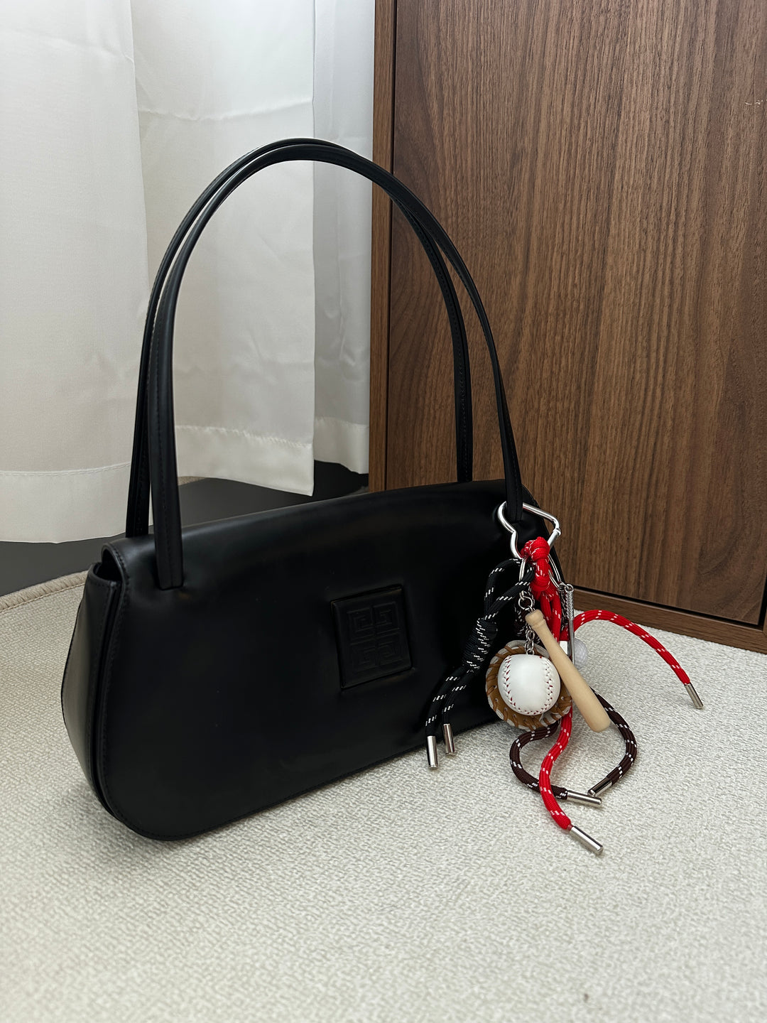 GIVENCHY So Black Hobo – Embossed Logo Box Leather 🖤✨