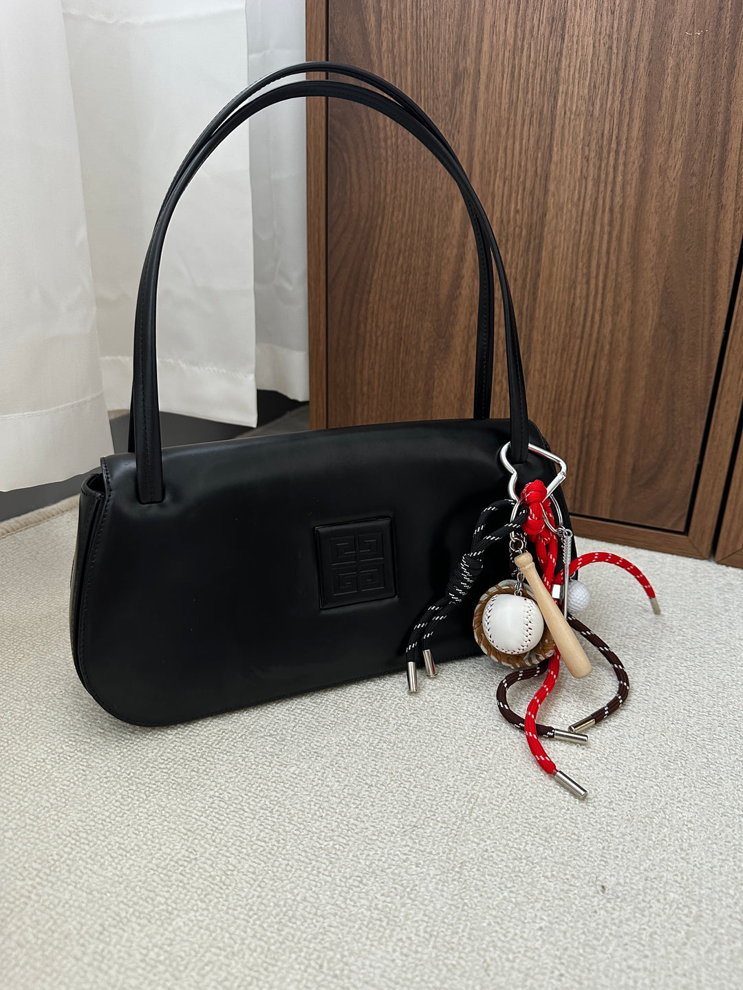 GIVENCHY So Black Hobo – Embossed Logo Box Leather 🖤✨