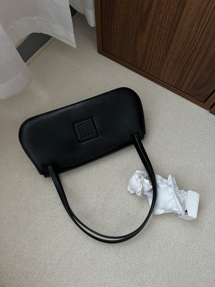 GIVENCHY So Black Hobo – Embossed Logo Box Leather 🖤✨
