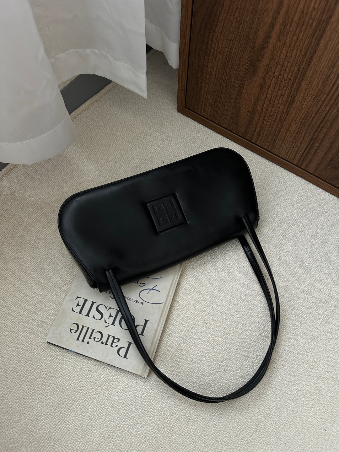 GIVENCHY So Black Hobo – Embossed Logo Box Leather 🖤✨